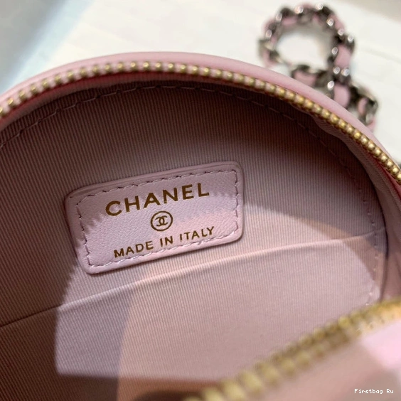 First Bag Ru CHANELUTCH 19 WITH CHAIN CHANEL 0724